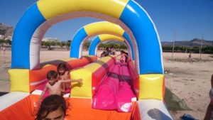 Primavera mágica con los hinchables acuáticos en Alicante